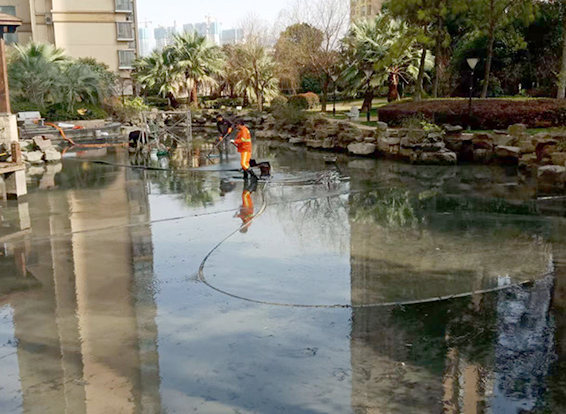 咸宁景观池淤泥清理