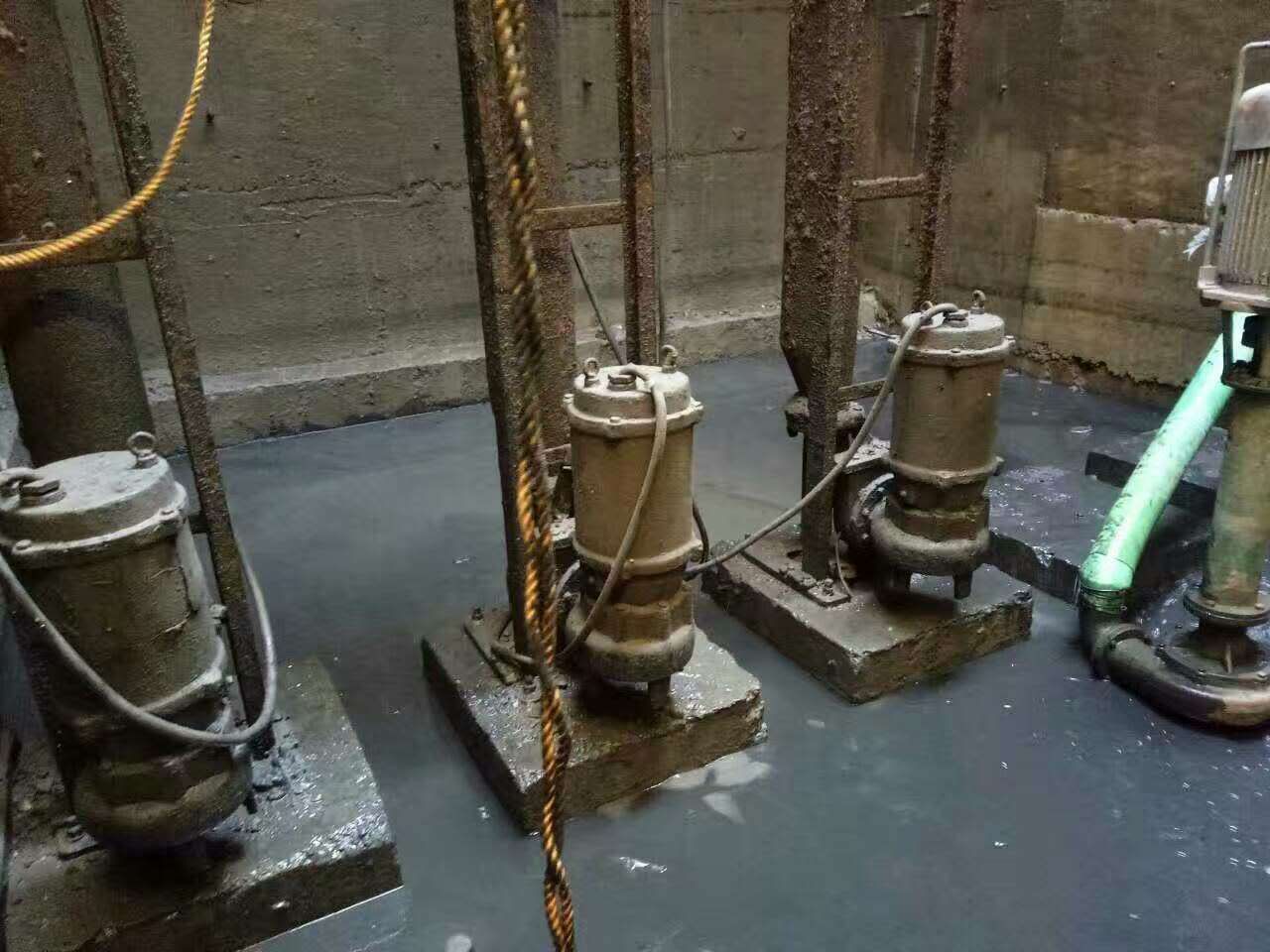 咸宁污水池清理